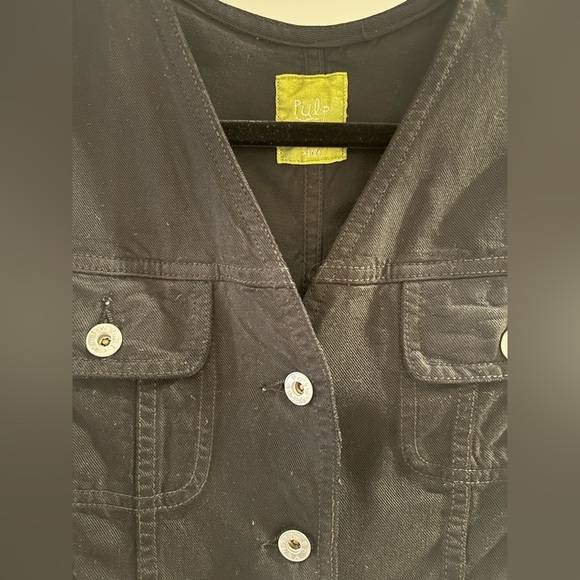 Black Button-Up Vest - Picture 3 of 5